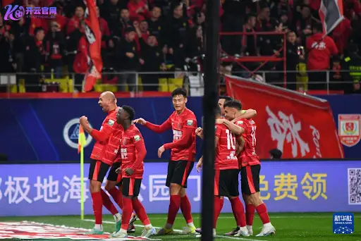 成都蓉城1比0战胜武汉三镇，2025中超揭幕战精彩瞬间｜开云体育